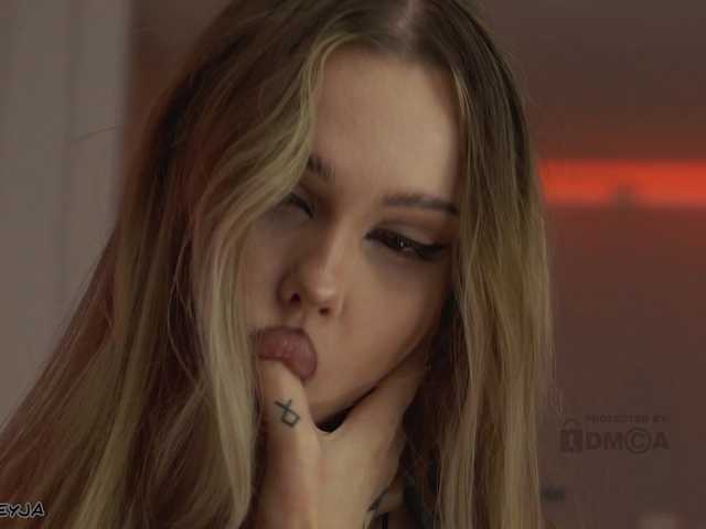 ManiFreyja's BongaCams show and profile