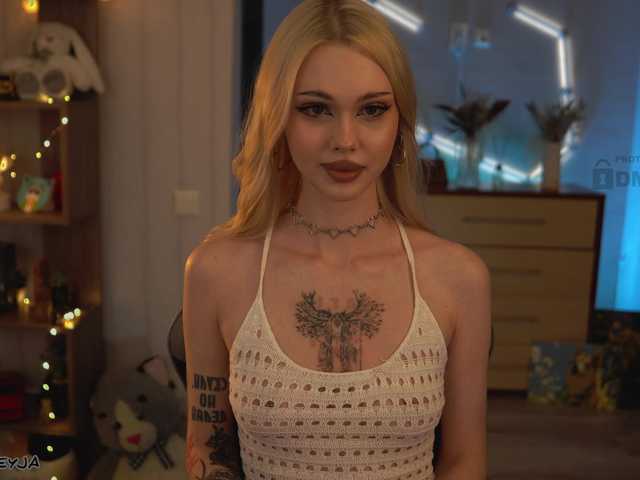 ManiFreyja's BongaCams show and profile