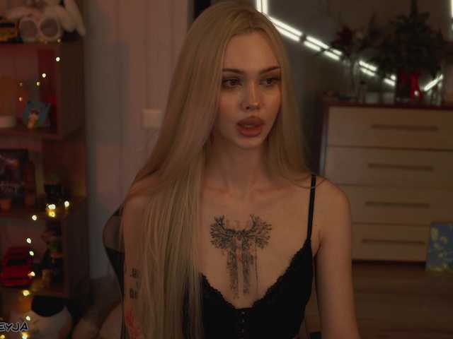 ManiFreyja's BongaCams show and profile