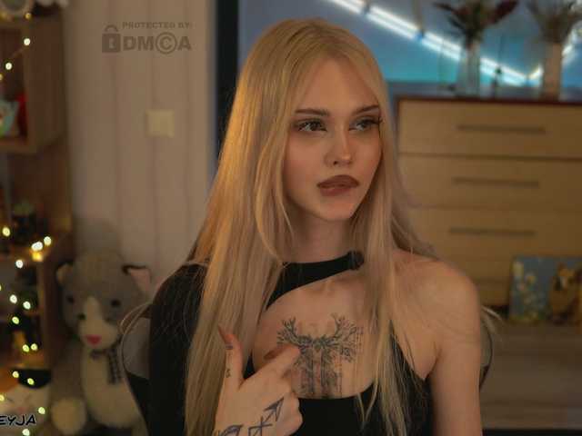 ManiFreyja's BongaCams show and profile