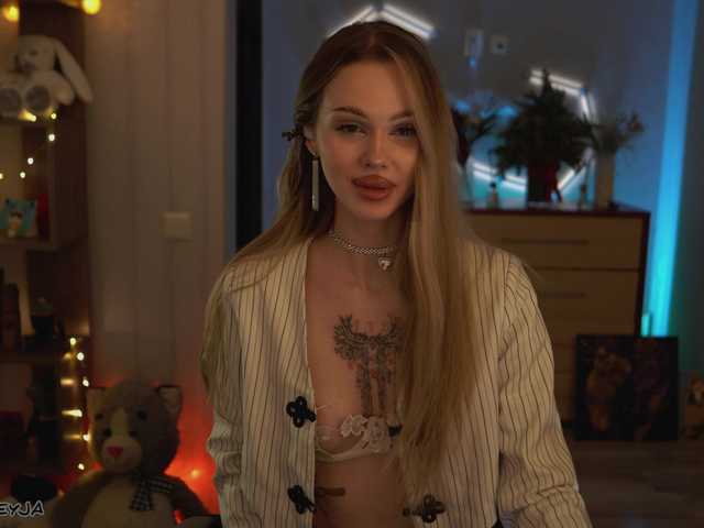 ManiFreyja's BongaCams show and profile