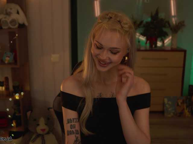 ManiFreyja's BongaCams show and profile