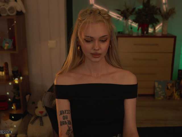 ManiFreyja's BongaCams show and profile