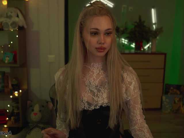 ManiFreyja's BongaCams show and profile