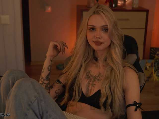 ManiFreyja's BongaCams show and profile