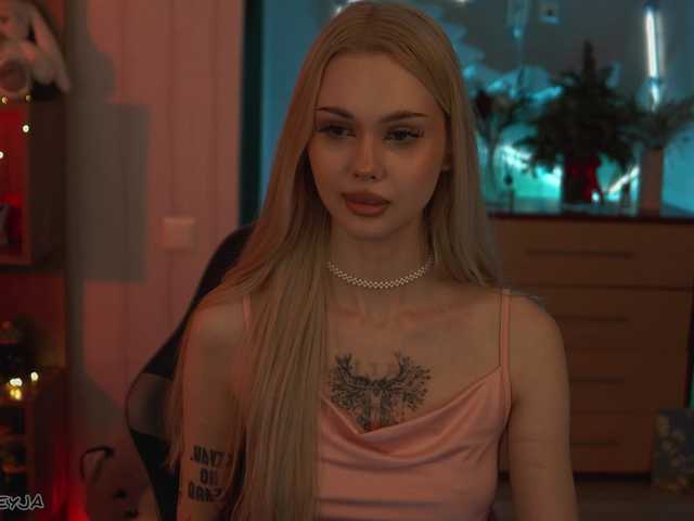 ManiFreyja's BongaCams show and profile