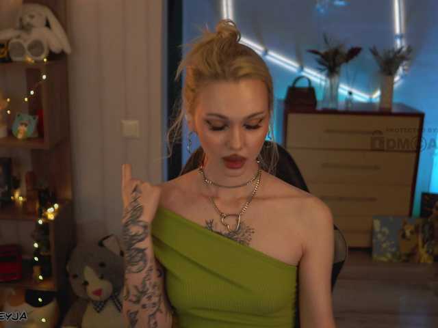 ManiFreyja's BongaCams show and profile