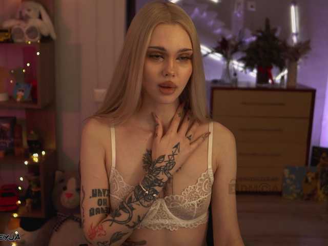 ManiFreyja's BongaCams show and profile