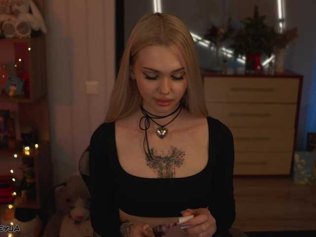 ManiFreyja's BongaCams show and profile