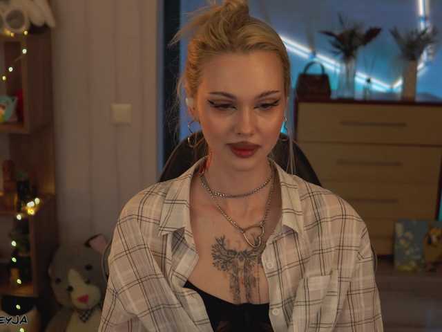 ManiFreyja's BongaCams show and profile