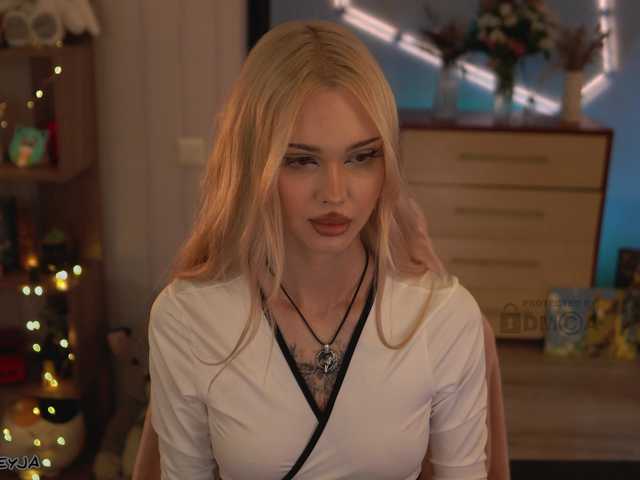 ManiFreyja's BongaCams show and profile