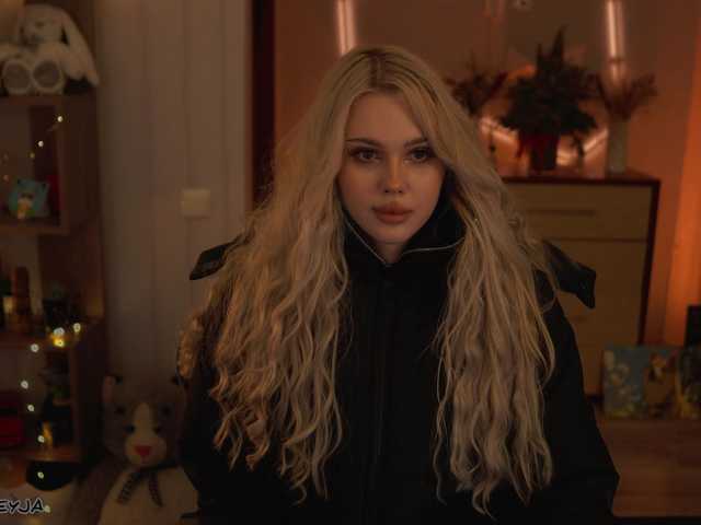 ManiFreyja's BongaCams show and profile