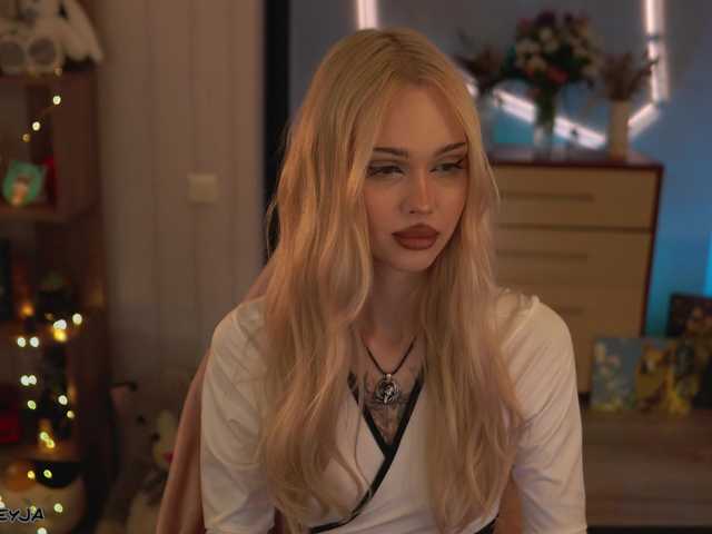 ManiFreyja's BongaCams show and profile