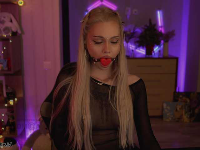 ManiFreyja's BongaCams show and profile