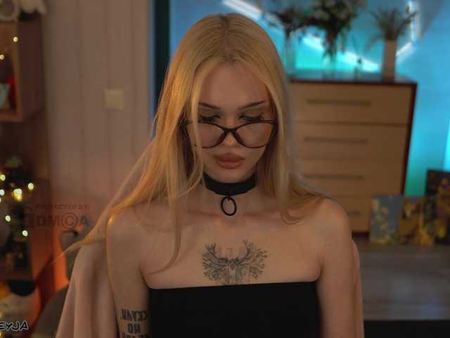 ManiFreyja's BongaCams show and profile