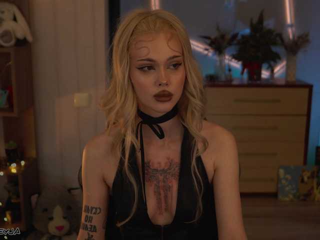 ManiFreyja's BongaCams show and profile