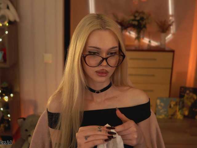 ManiFreyja's BongaCams show and profile