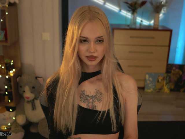 ManiFreyja's BongaCams show and profile