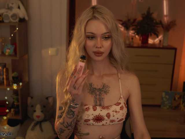 ManiFreyja's BongaCams show and profile