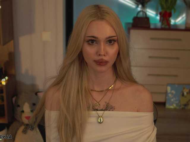 ManiFreyja's BongaCams show and profile