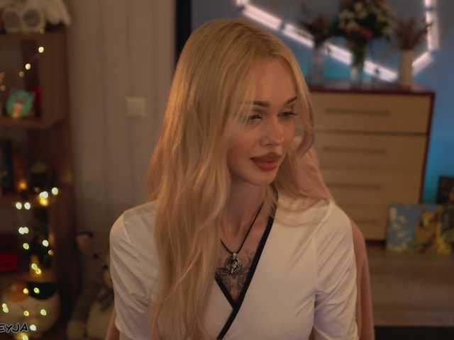 ManiFreyja's BongaCams show and profile