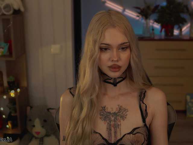 ManiFreyja's BongaCams show and profile