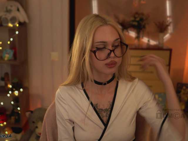 ManiFreyja's BongaCams show and profile