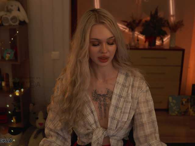 ManiFreyja's BongaCams show and profile