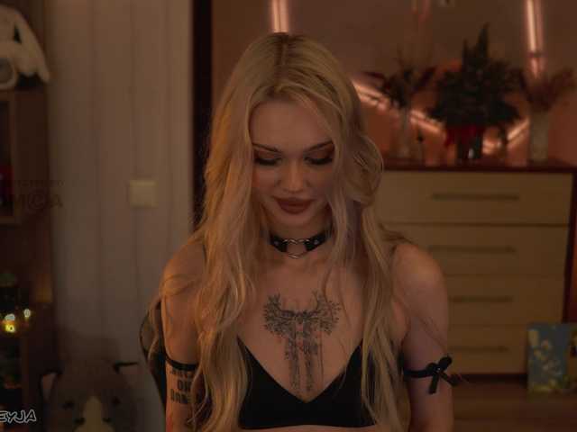 ManiFreyja's BongaCams show and profile