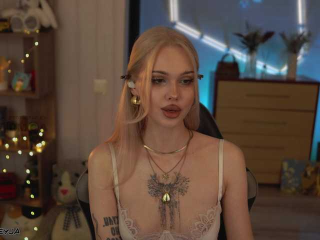 ManiFreyja's BongaCams show and profile