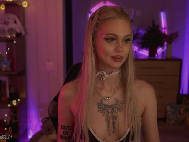 ManiFreyja's BongaCams show and profile