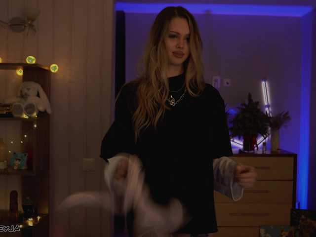 ManiFreyja's BongaCams show and profile