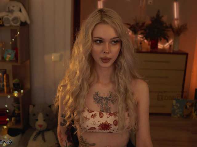 ManiFreyja's BongaCams show and profile