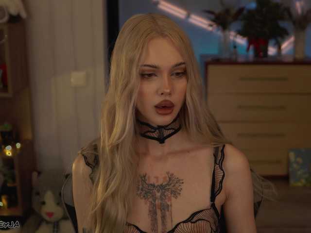 ManiFreyja's BongaCams show and profile