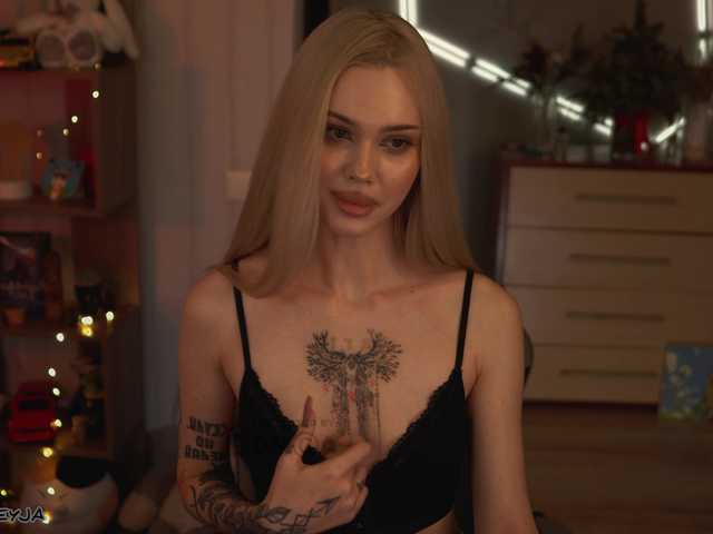 ManiFreyja's BongaCams show and profile