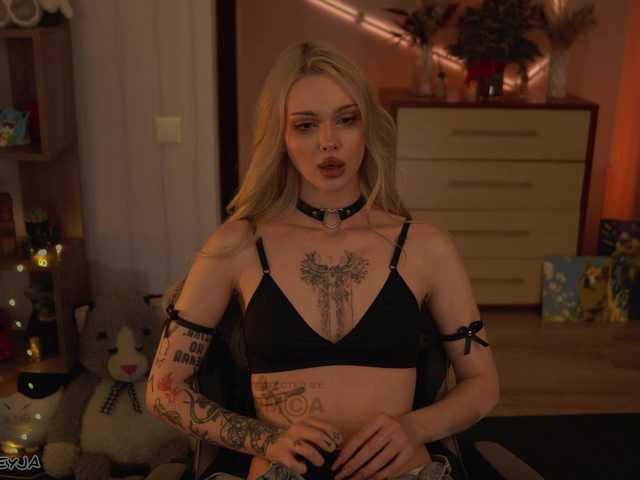 ManiFreyja's BongaCams show and profile