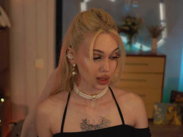 ManiFreyja's BongaCams show and profile