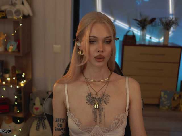 ManiFreyja's BongaCams show and profile