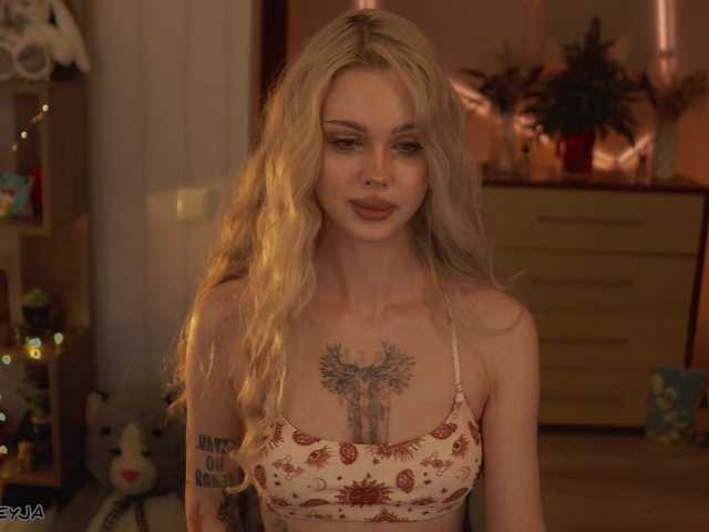 ManiFreyja's BongaCams show and profile