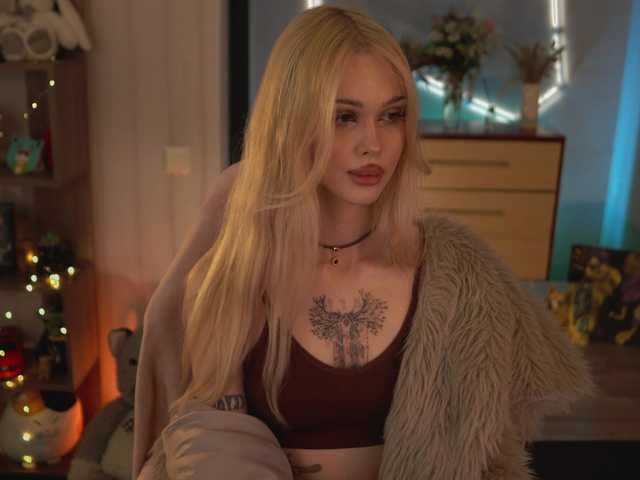 ManiFreyja's BongaCams show and profile