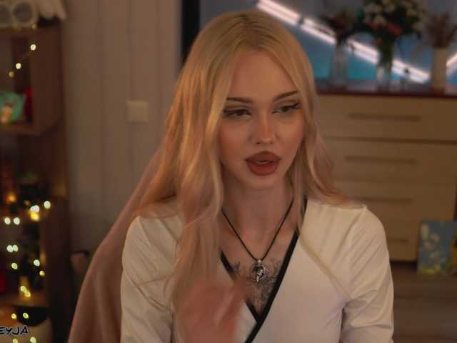 ManiFreyja's BongaCams show and profile