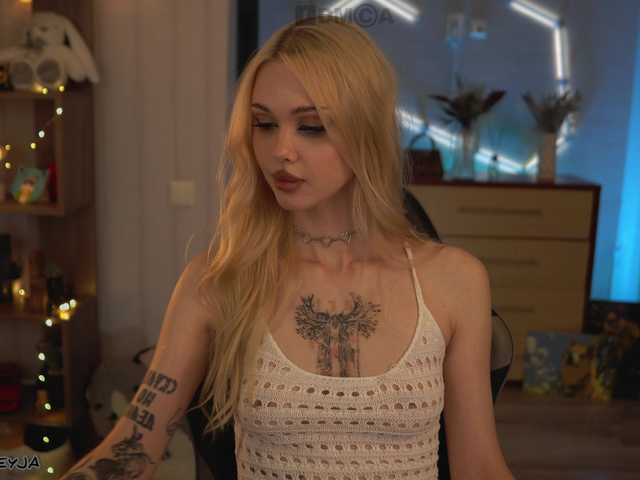 ManiFreyja's BongaCams show and profile