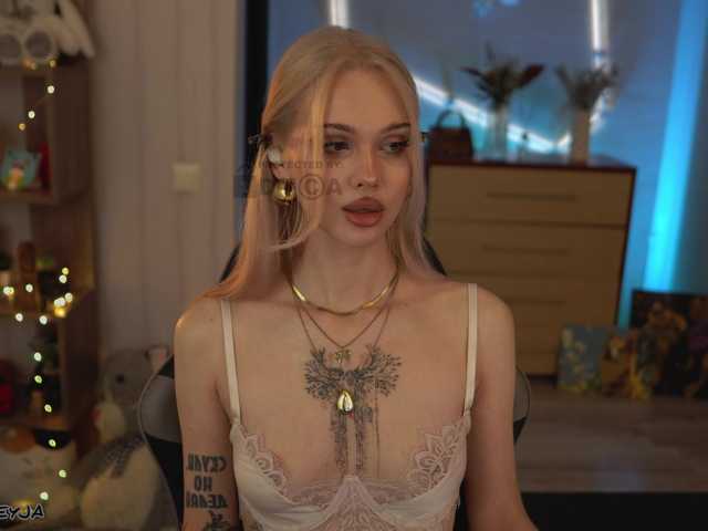 ManiFreyja's BongaCams show and profile