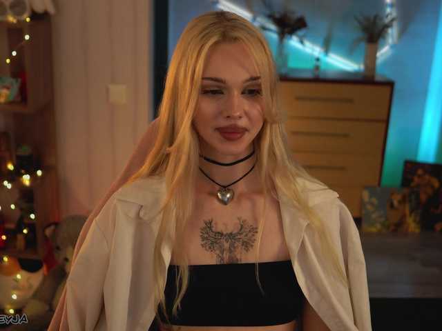 ManiFreyja's BongaCams show and profile