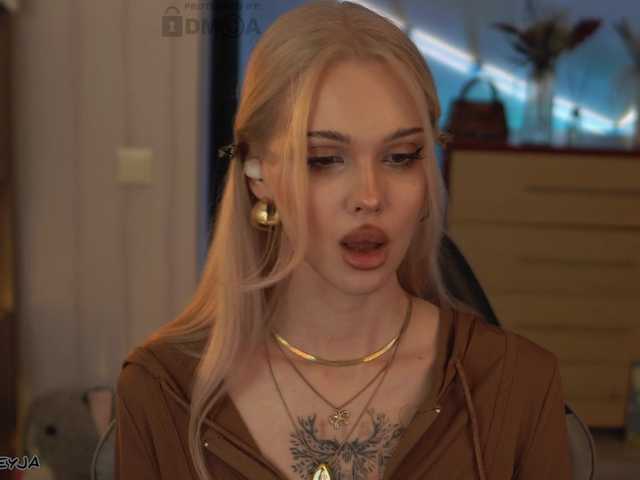 ManiFreyja's BongaCams show and profile