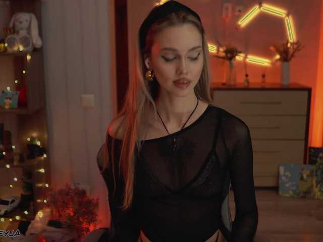 ManiFreyja's BongaCams show and profile