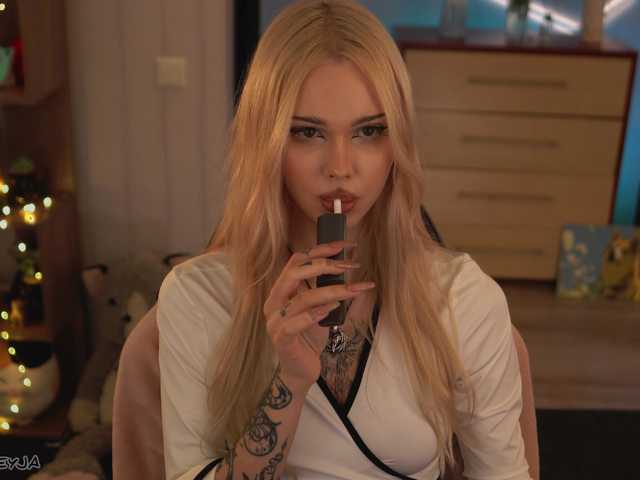 ManiFreyja's BongaCams show and profile