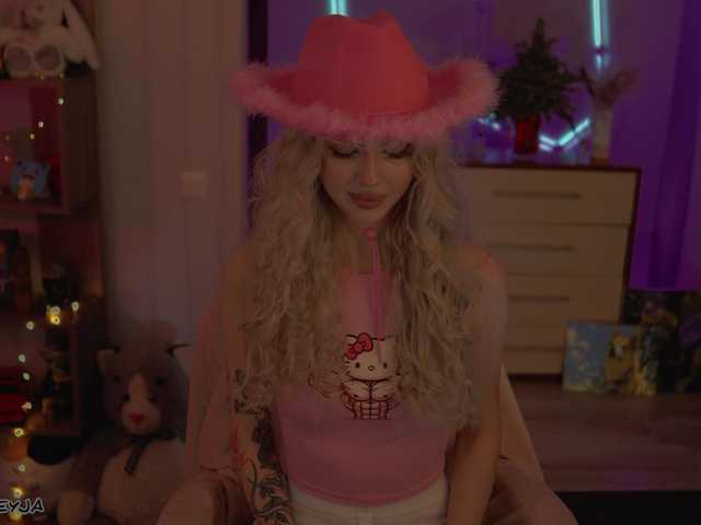 ManiFreyja's BongaCams show and profile