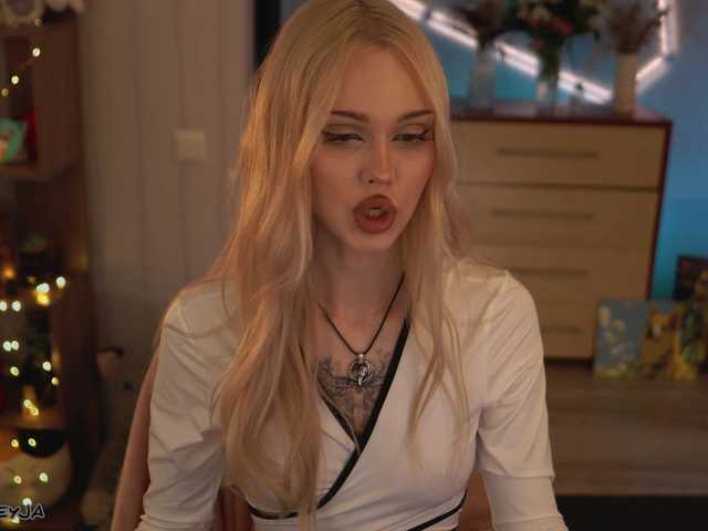 ManiFreyja's BongaCams show and profile