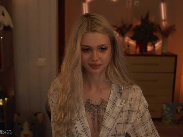 ManiFreyja's BongaCams show and profile